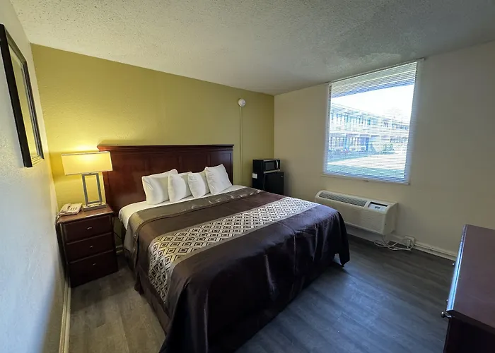 James River Inn & Suites