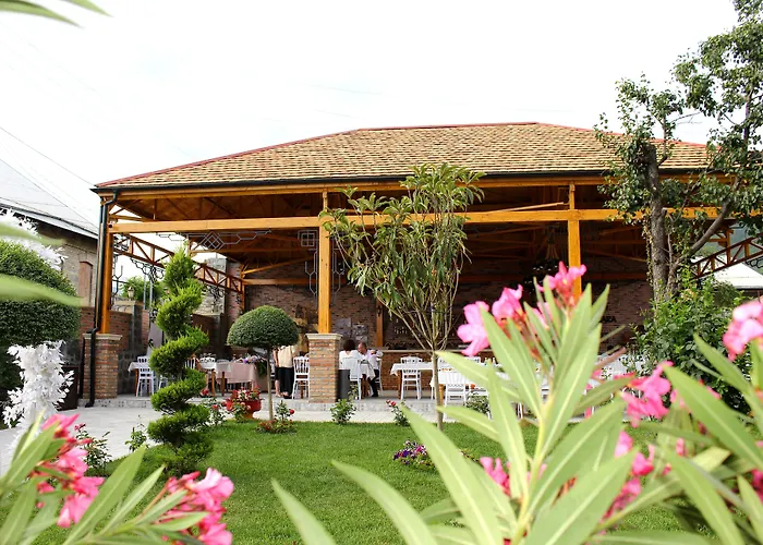 Macara Sheki City Hotel