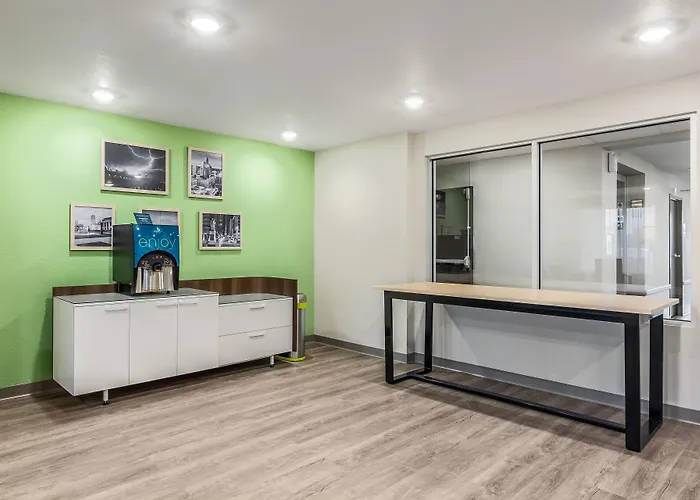 Woodspring Suites Colton