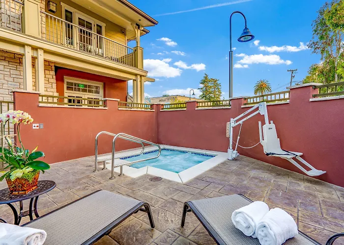 The Agrarian Hotel; Best Western Signature Collection