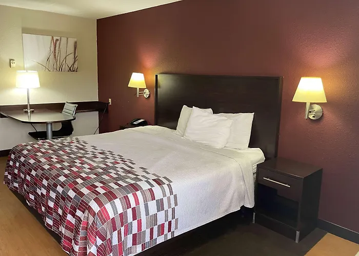 Travelodge By Wyndham Holland-Toledo