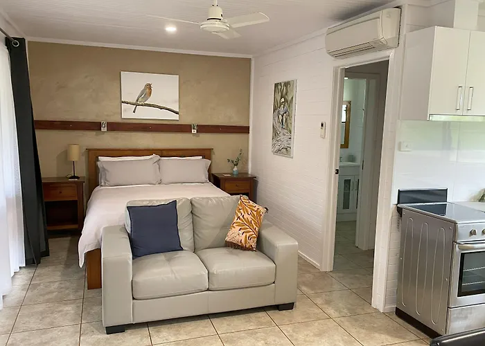 Marlo Hideaway