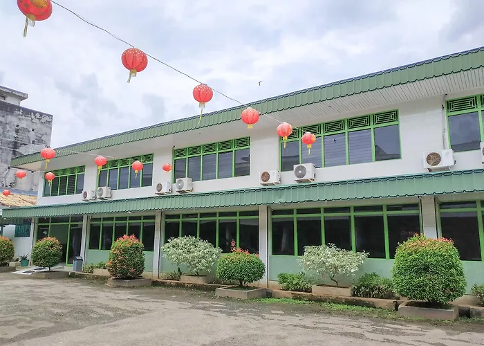 Super Oyo 3098 Hotel Sahabat Baru