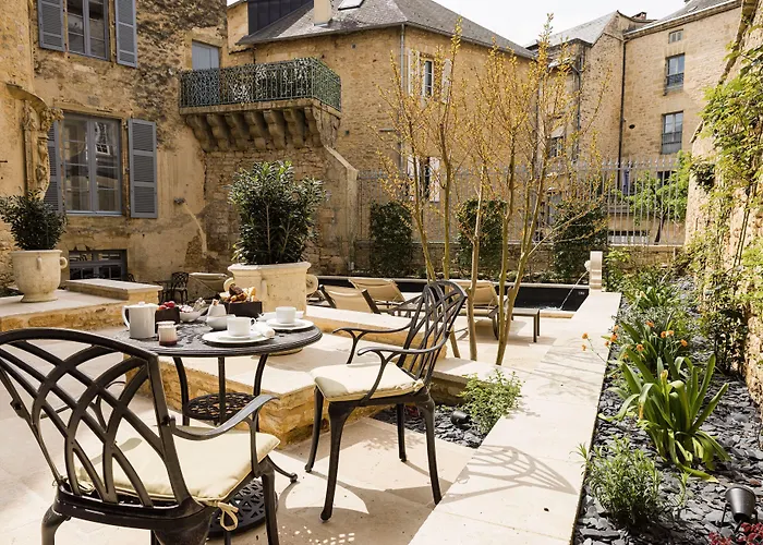 Le Petit Manoir
