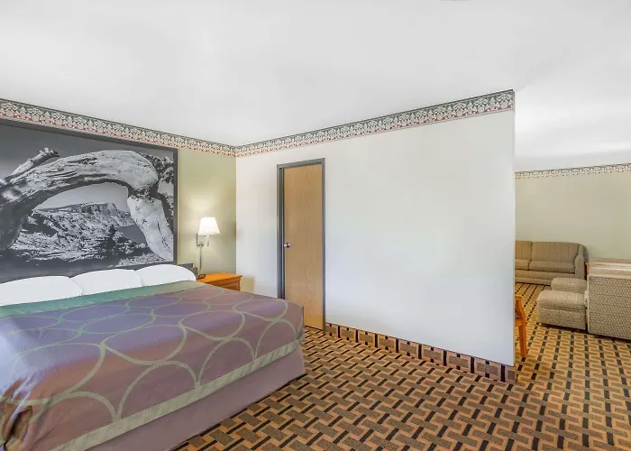 Super 8 By Wyndham Grants Pass