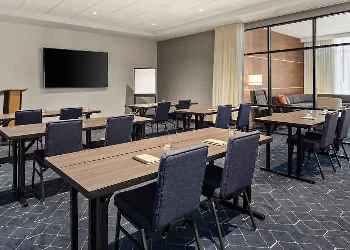 Courtyard By Marriott Owatonna Downtown