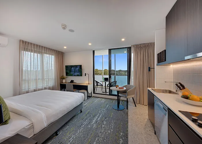 Littomore Suites Kingswood
