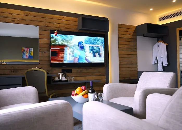 Aitch Boutique Hotel - An Lih Hotel