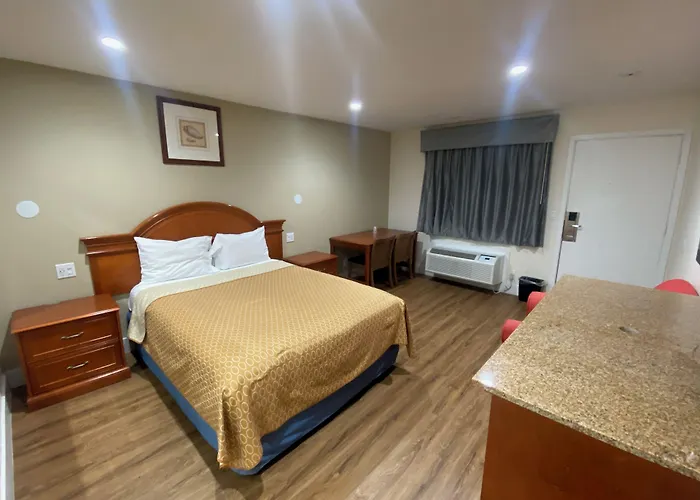 Royale Inn Motel