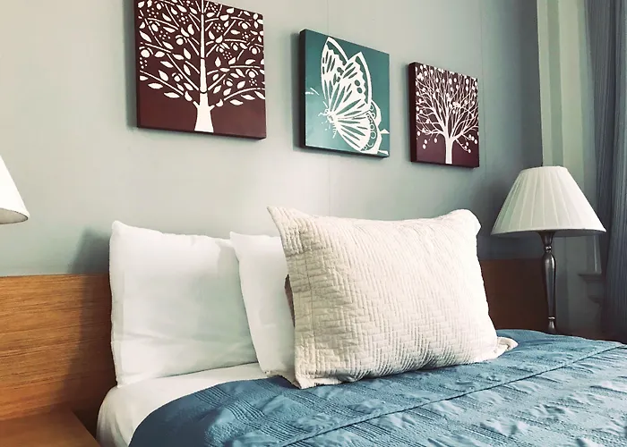 Touchstone Hotel - City Center