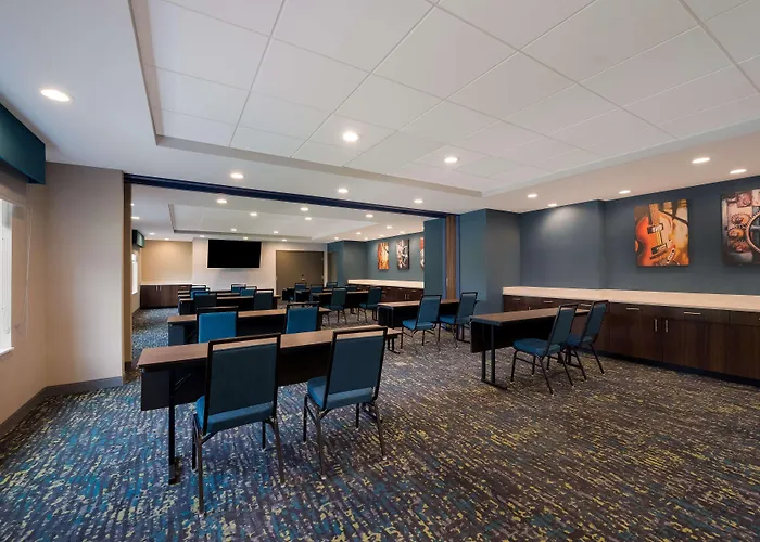Hampton Inn By Hilton Detroit Southfield