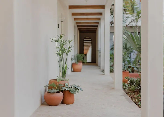 Sendero Hotel & Villas