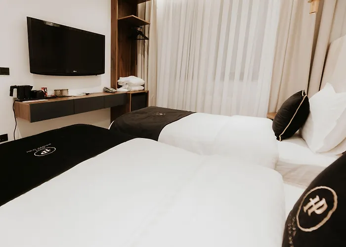 Plaza Boutique Hotel