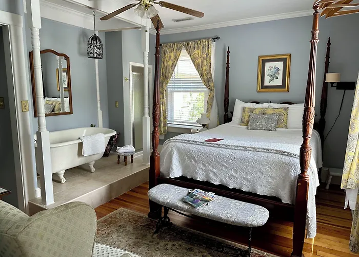 Red Rocker Inn