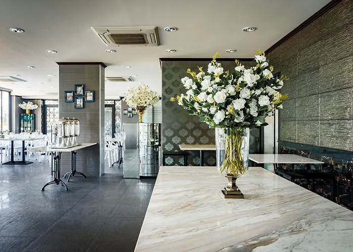 Lux Boutique Hotel