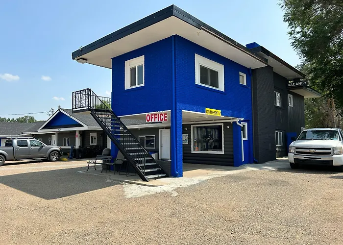 Riverside Motel And Suites