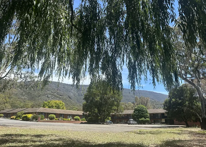 Country Plaza Halls Gap
