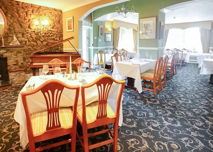 Oyo Lamphey Hall