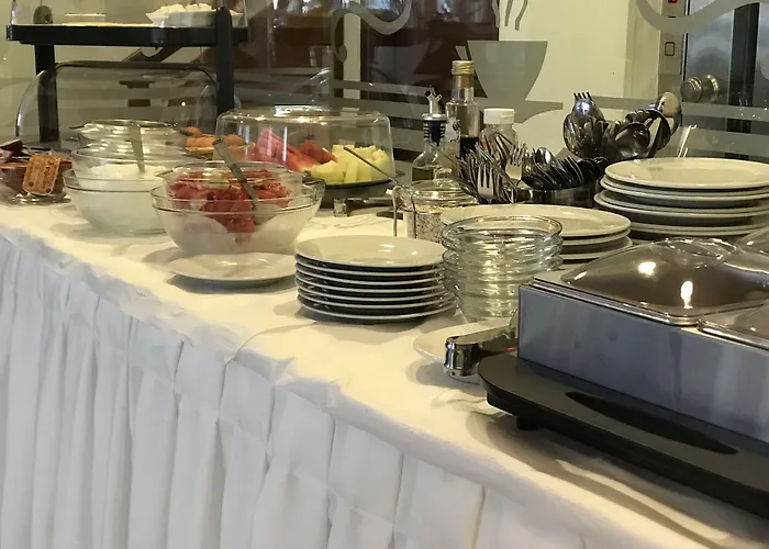 Hotel Avra