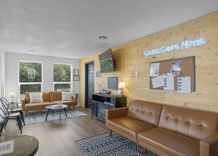 Silver Sands Motel