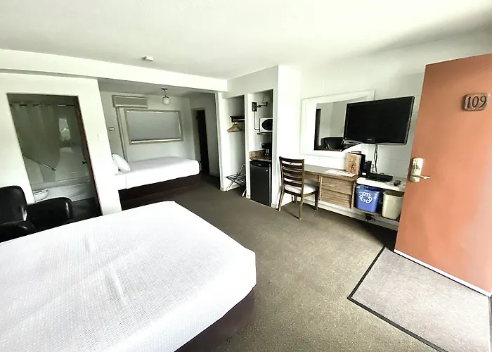 Arbutus Grove Motel