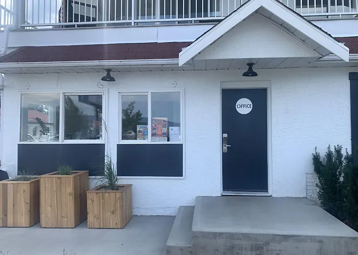 Kettle Valley Beach Resort