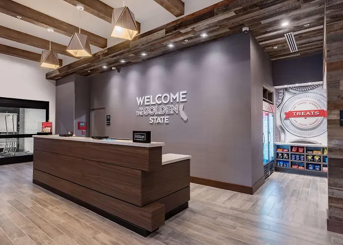 Hampton Inn Riverside Downtown Convention Center