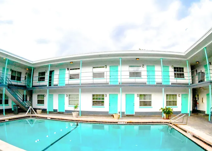 Uptown Inn & Suites