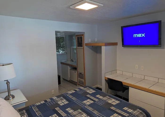Majestic Rockies Motel