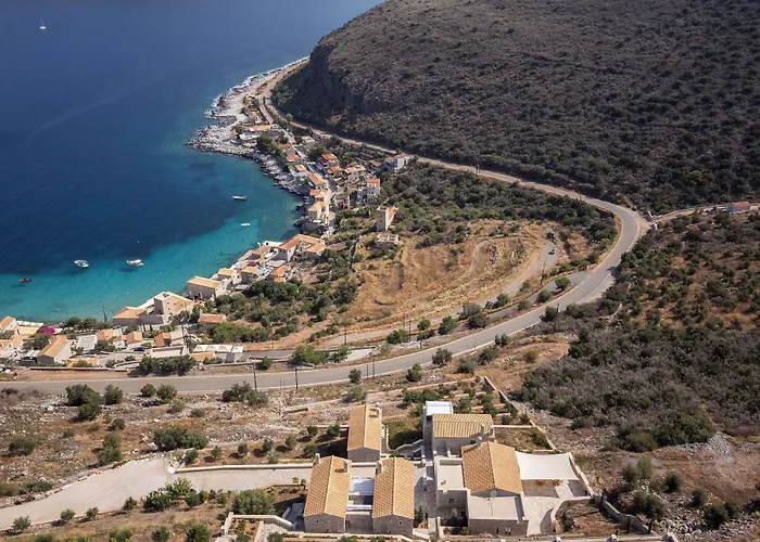 Trapela Limeni Luxury Suites