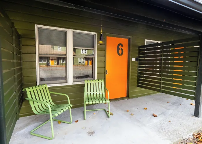 The Brooks Motel
