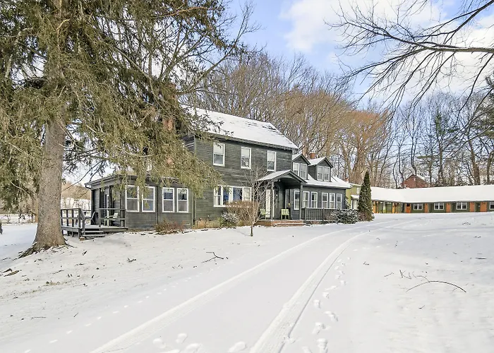 The Brooks Motel