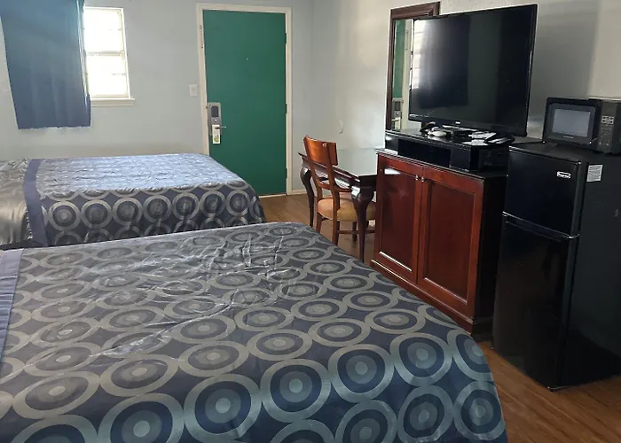 Tanglewood Motel