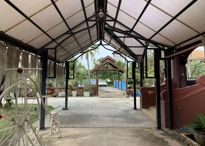 Busaya Resort & Cuisine