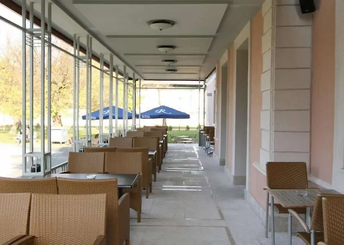 Hotel Crystal