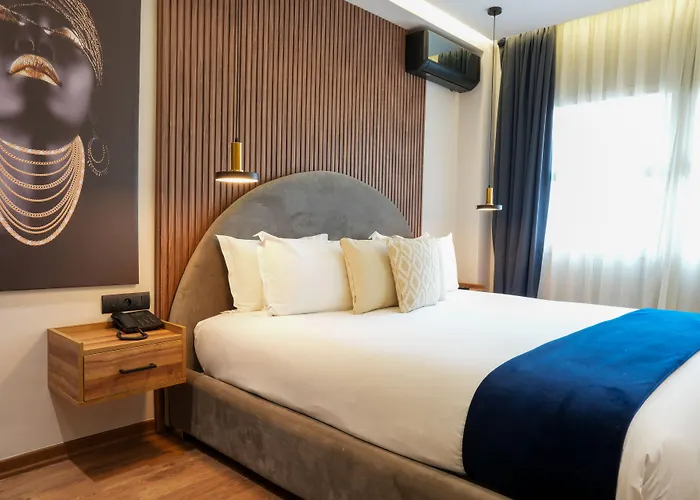Le M Hotel