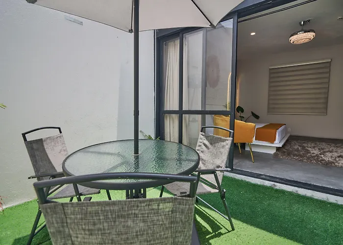 Aura Hotel B&B