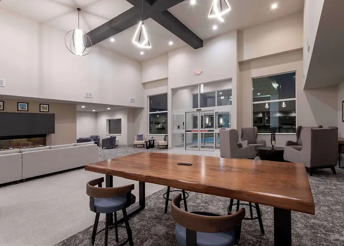 La Quinta Inn & Suites By Wyndham Johnston