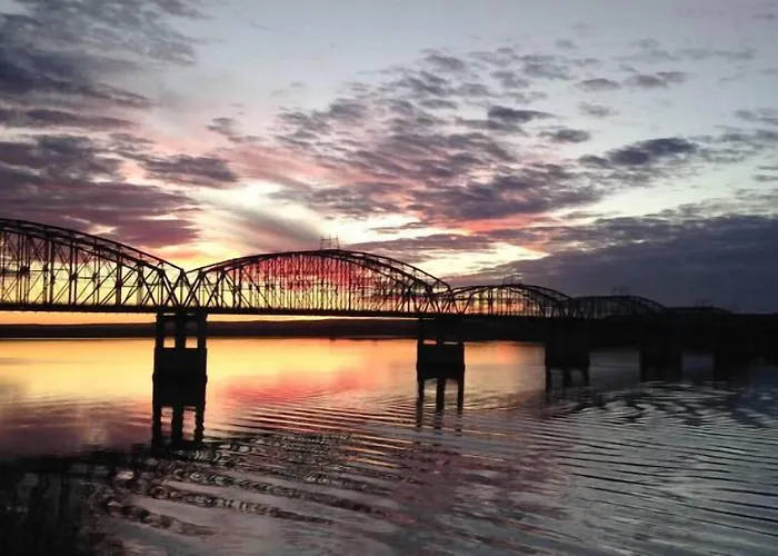 A Bridge View Inn