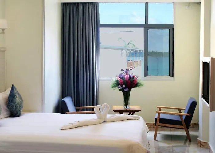 Central Bay Motel