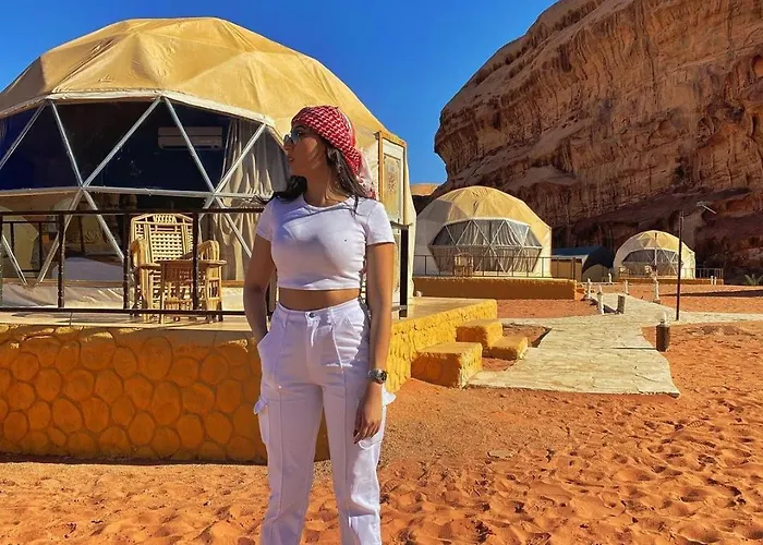 Rum Plaza Luxury Camp