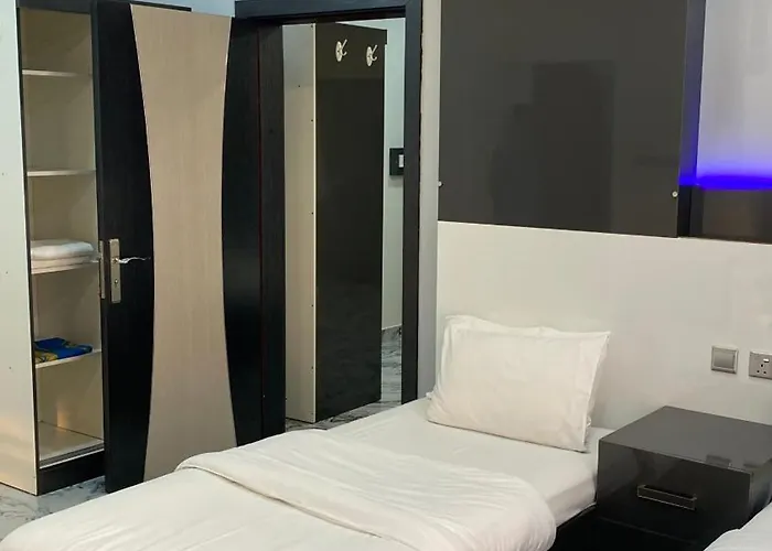 Marina Hotel
