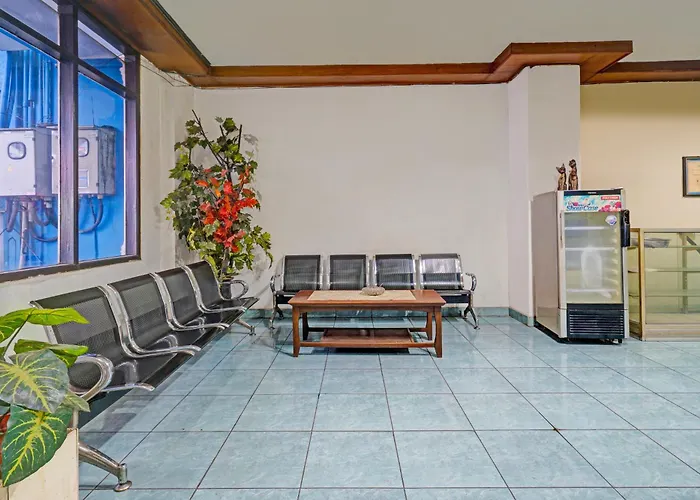 Oyo 94802 Hotel Prima