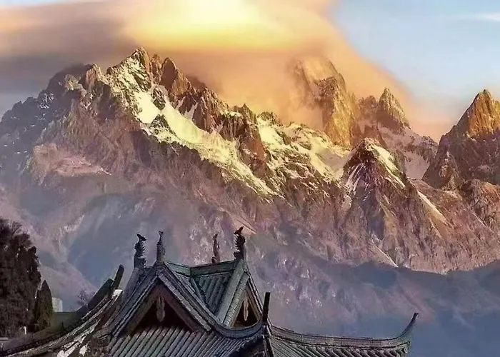 Golden Dragon'S Mountain Glow Inn Chinese Style Courtyard Of Lijiang Ancient Town Close To Main Streets Near By Dashiqiao Sifang Street,Big Water Wheels,We Offer Tickets Purchasing Services,Free Station Pick-Up For Three Nights Of,Provide Nutritious