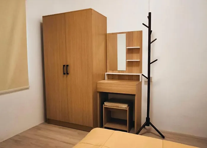 Minimal House At Kanchanadit