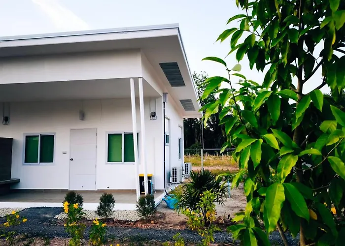 Minimal House At Kanchanadit