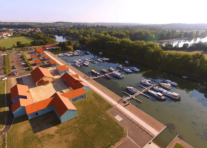 Le Port De Decize