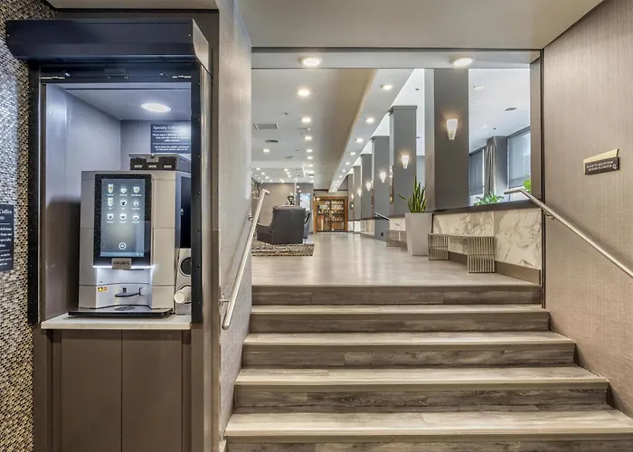 Best Western Plus Carlton Plaza Hotel