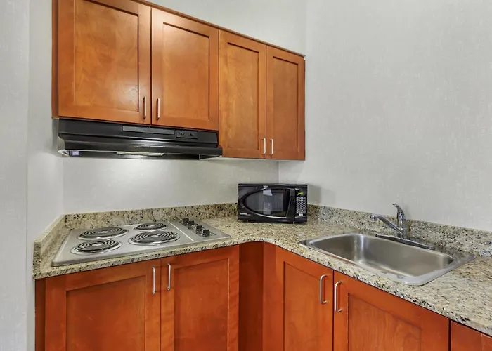 Best Western Plus Rose City Suites