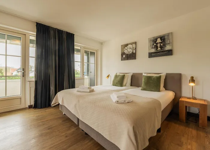 Strandhotel Dennenbos